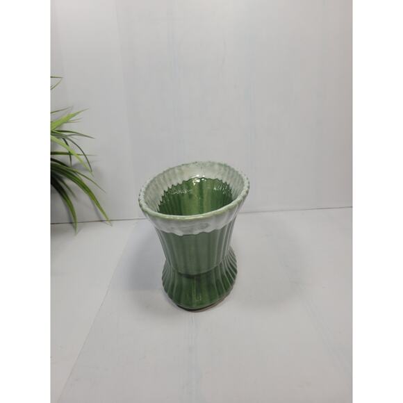 Vintage Oval Planter Olive Green Ribbed Drip Edge - Picture 2 of 6
